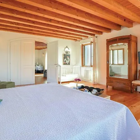 Prázdninový dům Three-bedroom Holiday In