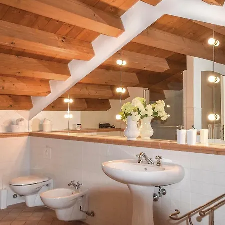 Prázdninový dům Three-bedroom Holiday In Corbanese